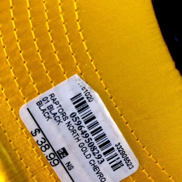Raptors “North” Mitchell & Ness Hat (Black & Gold) - Picture 8 of 9